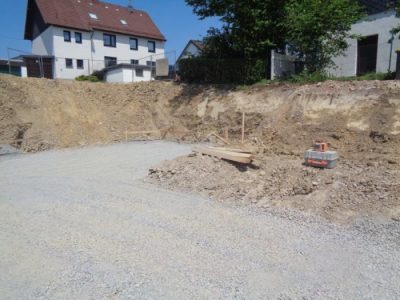 Neubau im Bauhausstil in Overath: Baubeginn