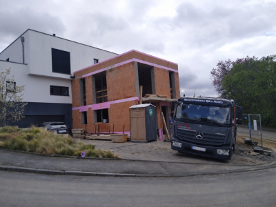 Rohbaufertigstellung der Erweiterung zum Zweifamilienhaus in Odenthal